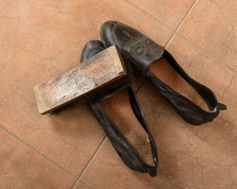 Best Way To Make Leather Waterproof With Beeswax Grampa's Honey